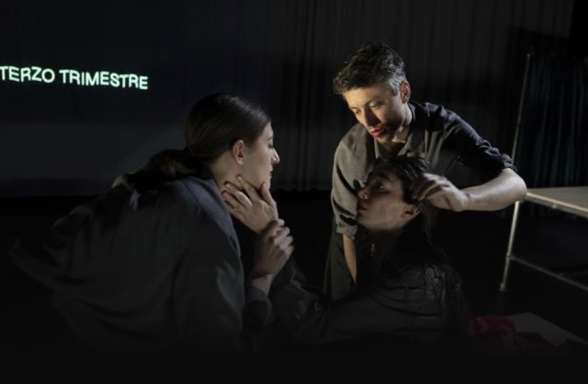 LUCIA CAMMINAVA DA SOLA